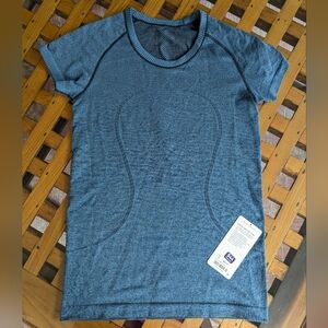 lululemon athletica Blue Short Sleeve Tee